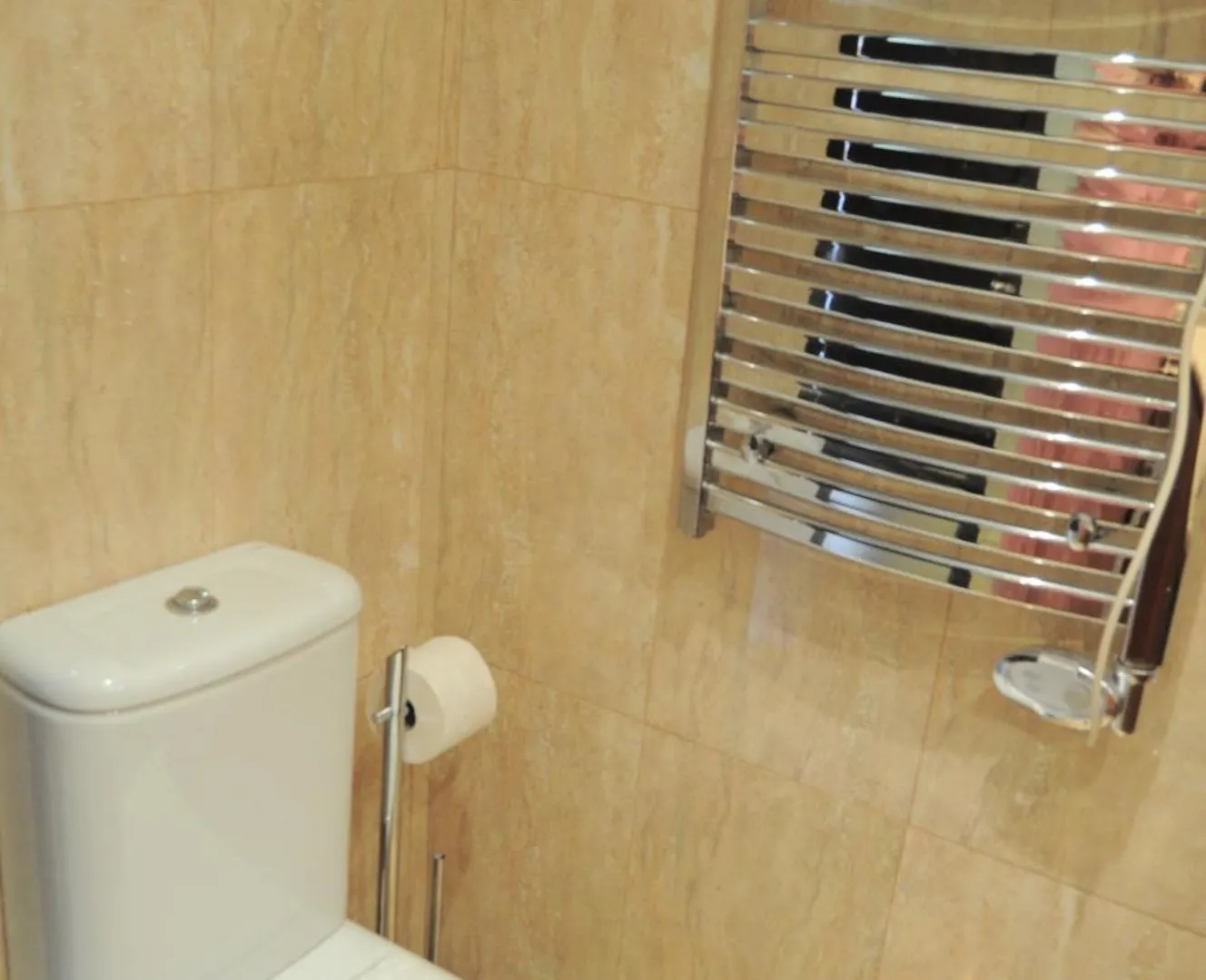 Magnificent Front Sea Views Apartment إِستيبونا