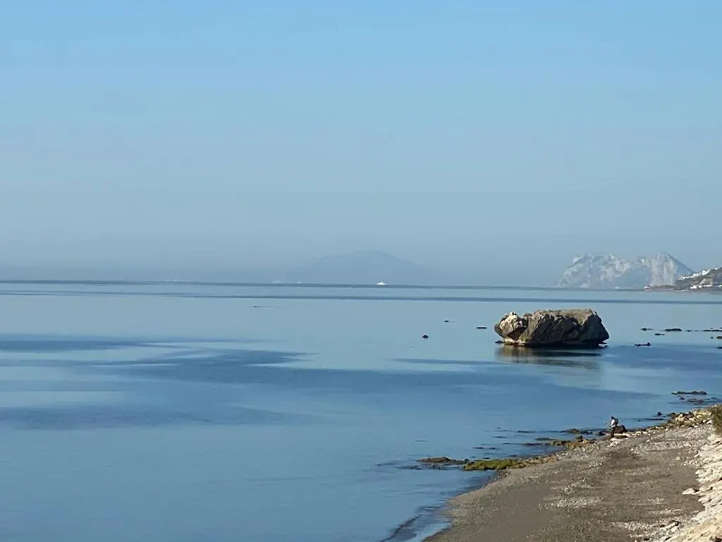 Magnificent Front Sea Views Apartment إِستيبونا إسبانيا